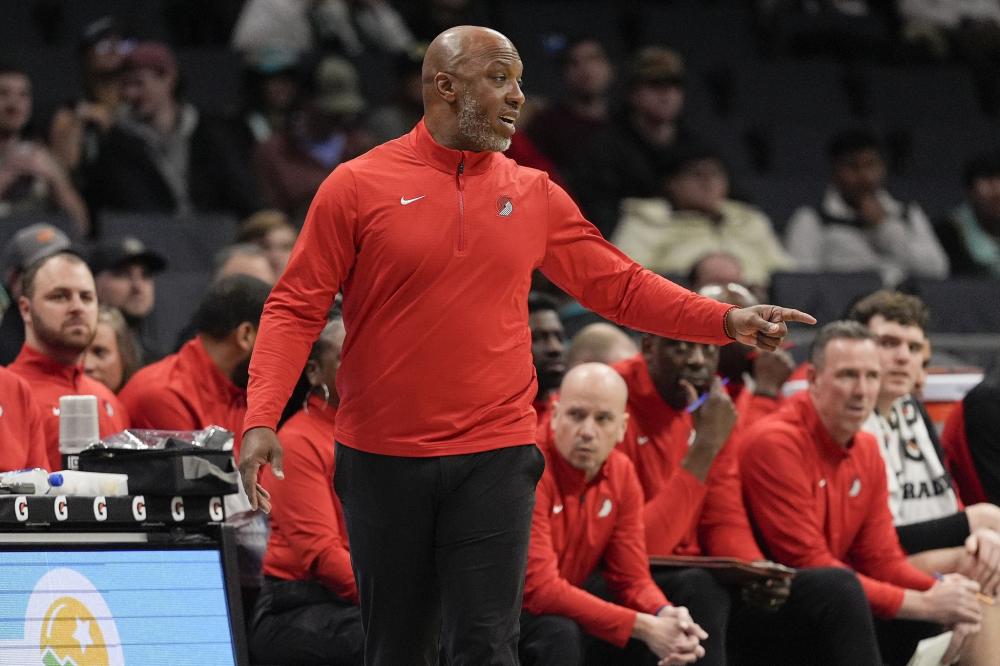 场的表现逐 场的表现逐