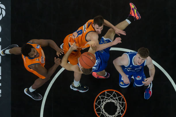 声且激烈的 声且激烈的