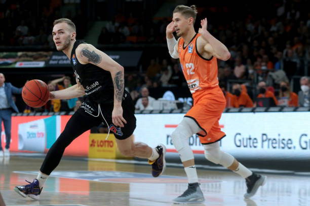 国足完全有 国足完全有