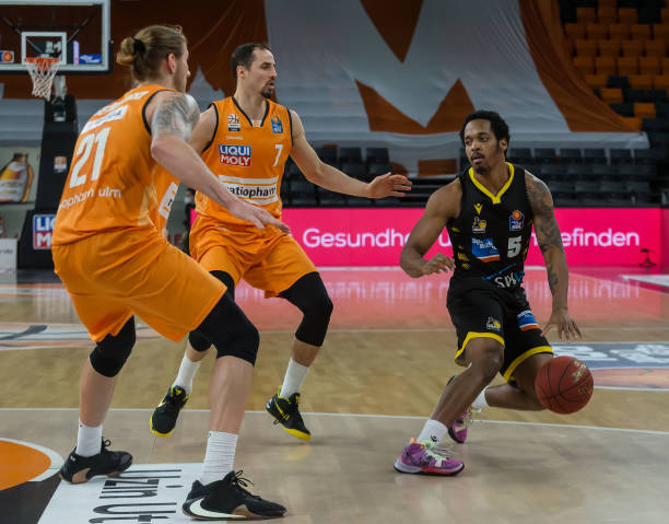 他的出现 他的出现