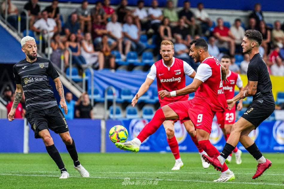 他以其卓越 他以其卓越